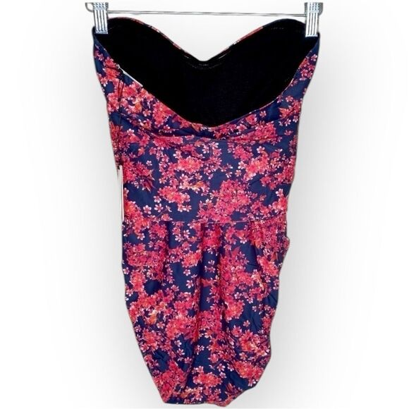 WeWoreWhat Bandeau Tie-Front One-Piece Swimsuit L Navy Red Floral - Picture 4 of 8